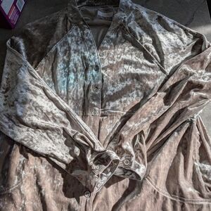 Cupio Velvet Top Cream and Gray